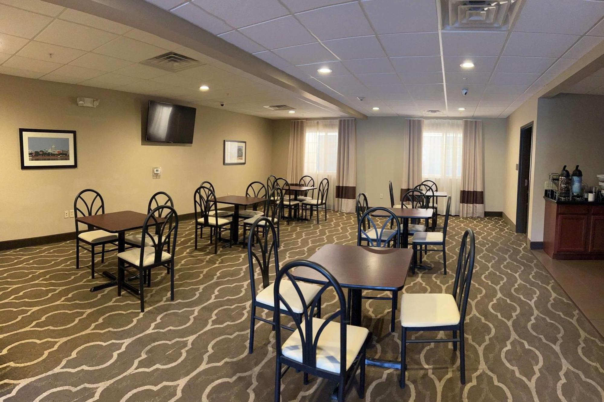 Days Inn & Suites By Wyndham Manheim Lebanon Exterior foto