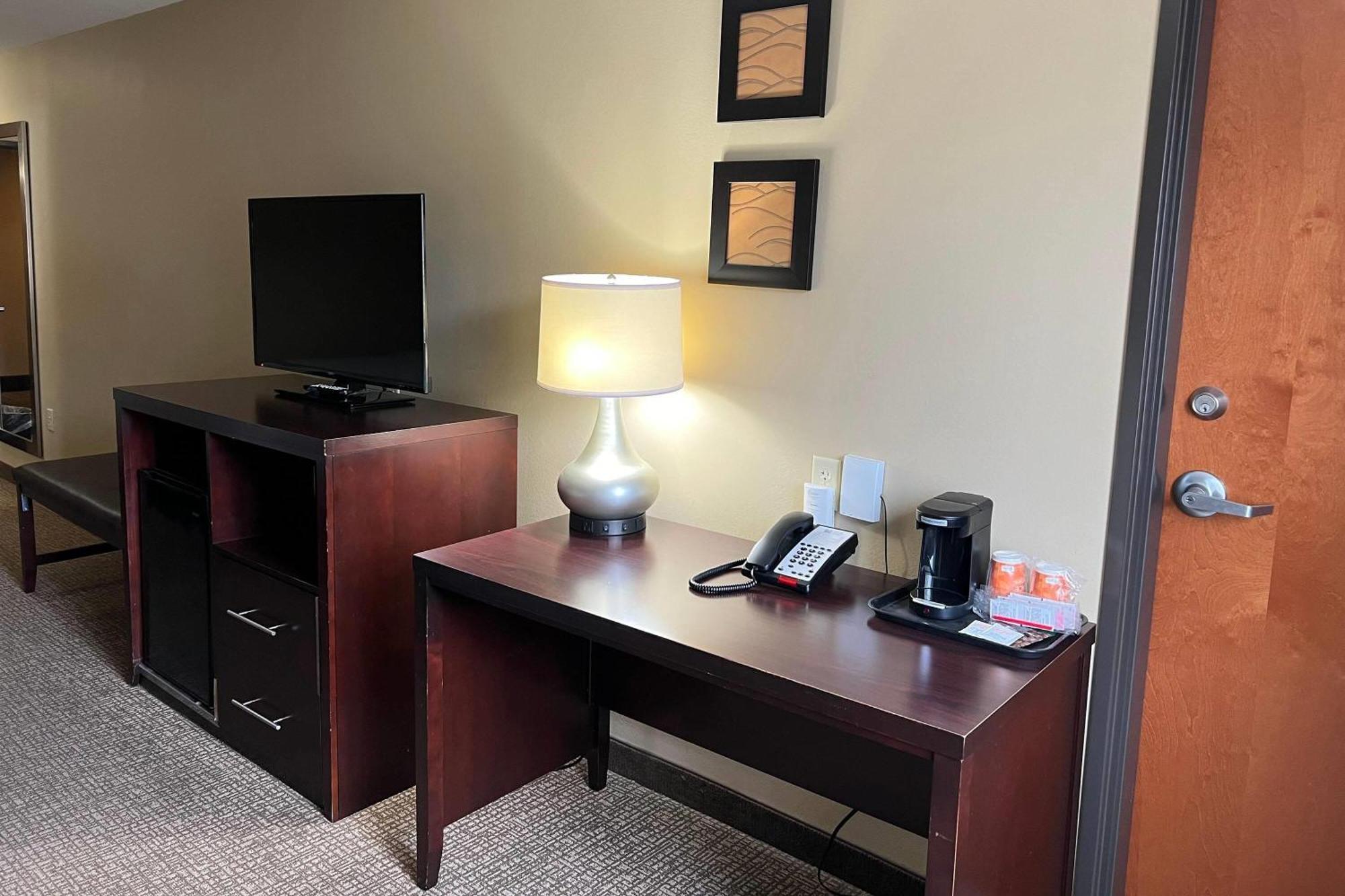 Days Inn & Suites By Wyndham Manheim Lebanon Exterior foto